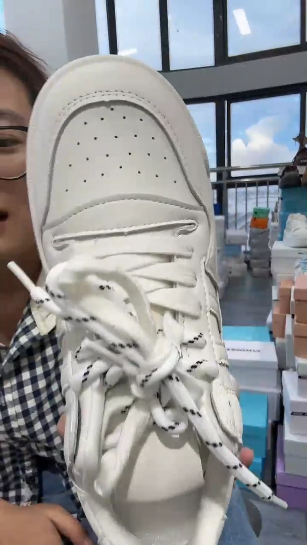@****?白色厚底黑白鞋带两道杠38