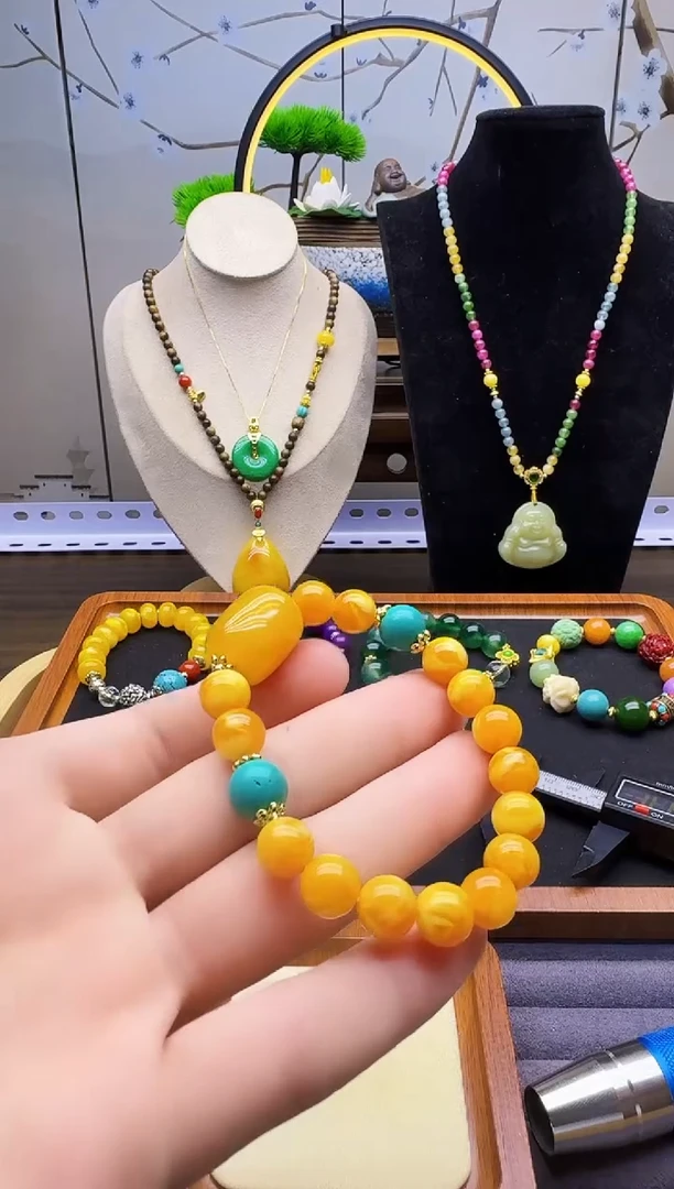 14K金镶嵌蜜蜡手链S105