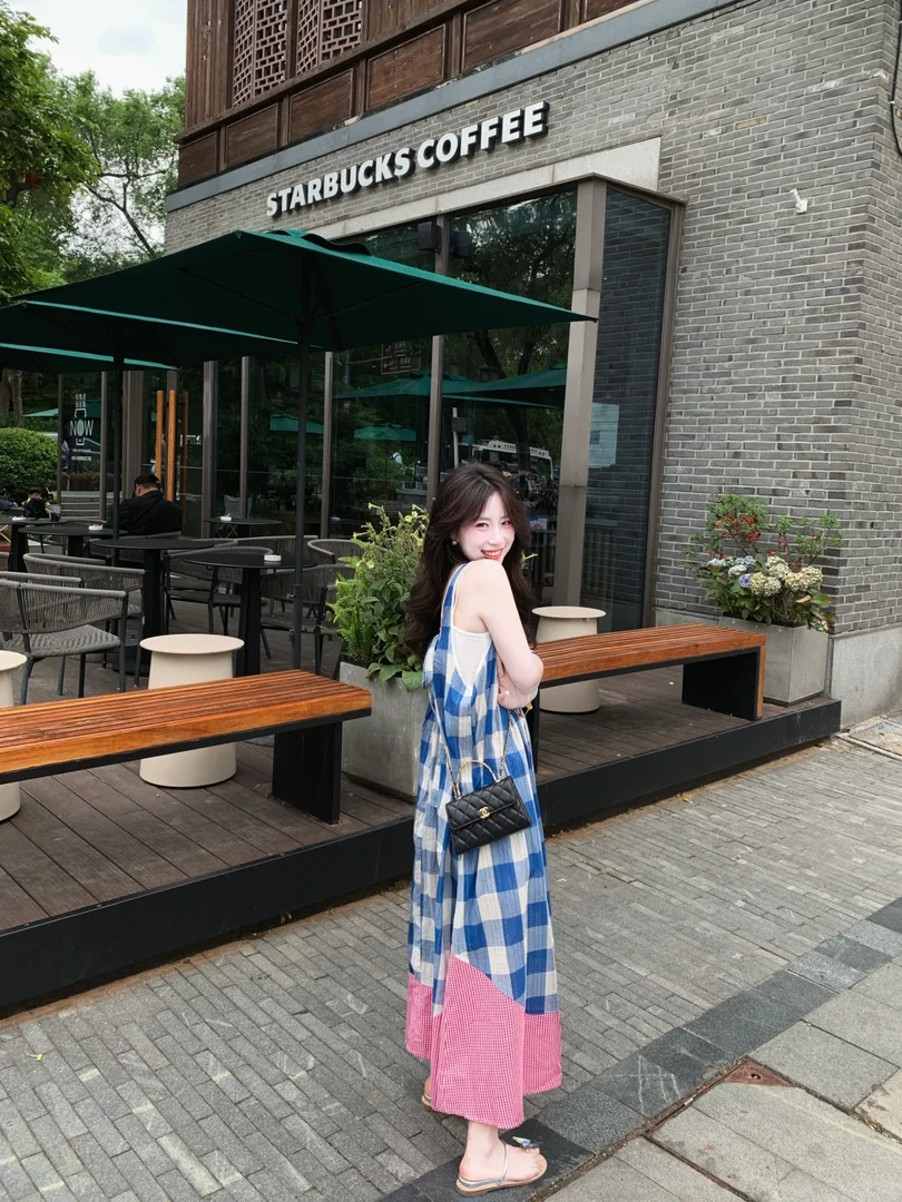 2025夏季新款设计感小众复古时尚背心裙女宽松休闲格子拼接连衣裙