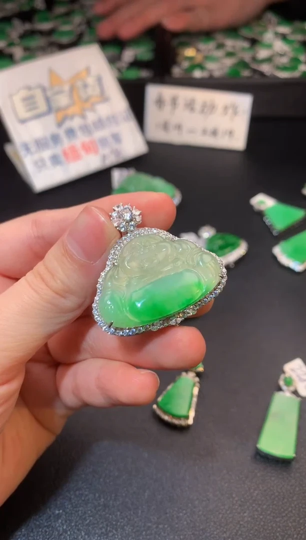 【闪购商品】翡翠颈饰银S925镶嵌翡翠