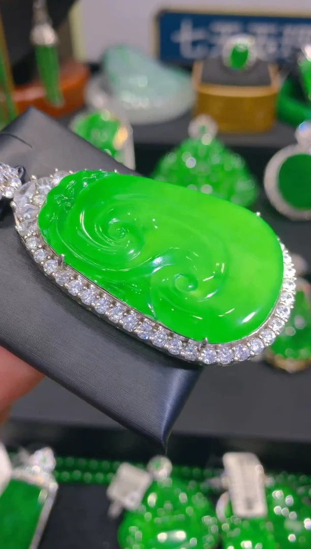 【闪购商品】翡翠颈饰银S925镶嵌34一季