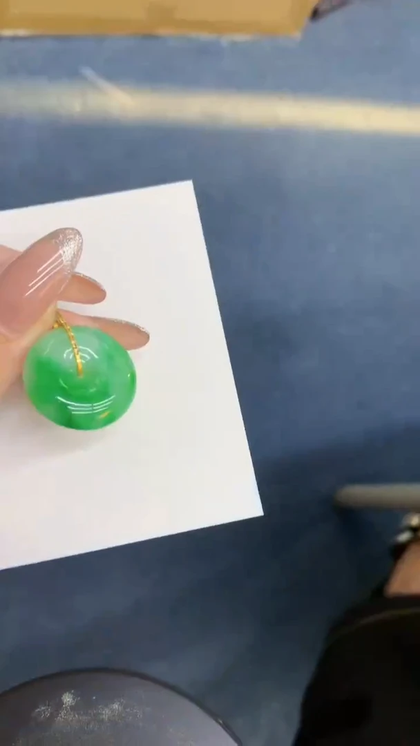 颈饰18K金镶嵌翡翠1