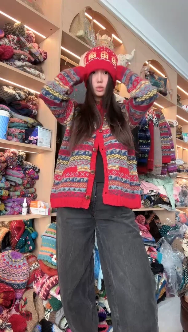 羊毛红色开衫毛衣