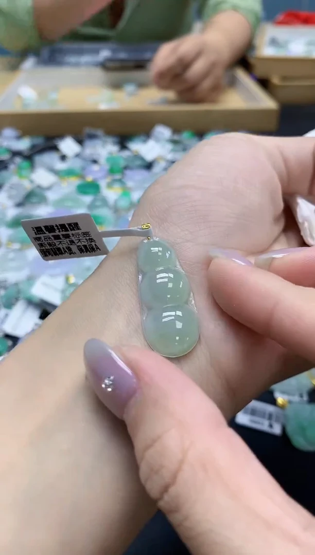 颈饰18K金镶嵌翡翠天然缅甸翡翠A货百元以上9元证书费自理