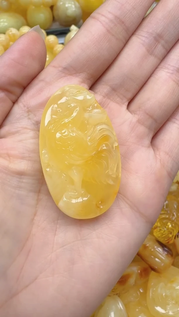 裸石琥珀未镶嵌如图