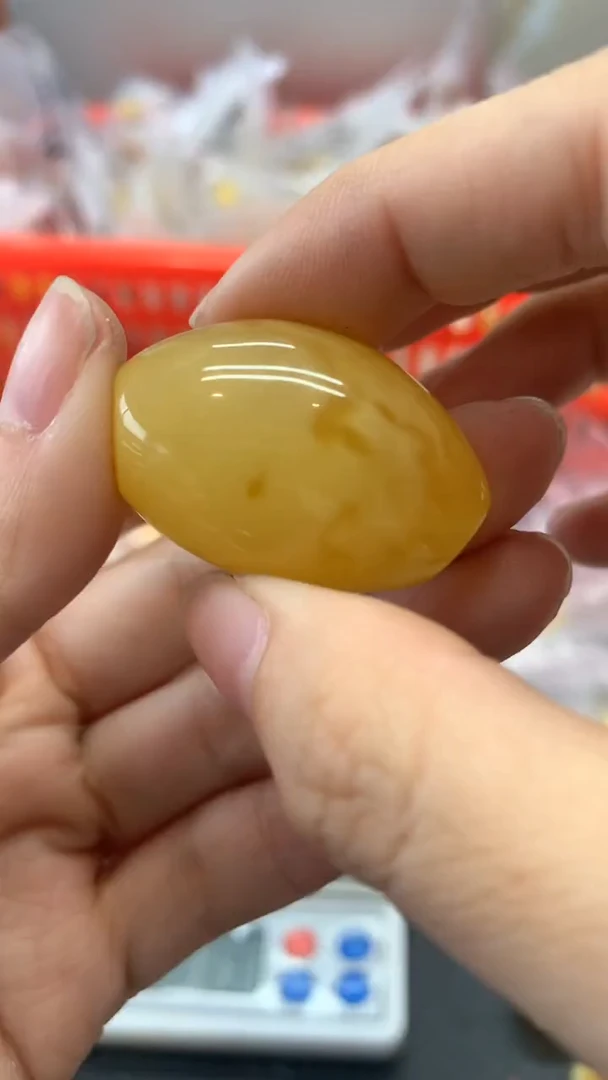 未镶嵌琥珀珠宝奇石485