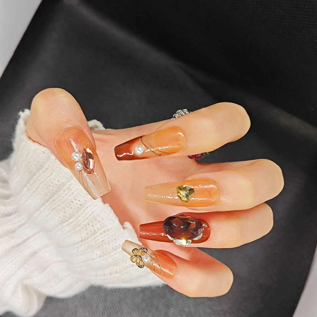 【乌龙茶】茶棕色显白堆钻线条手绘秋冬高级感穿戴甲