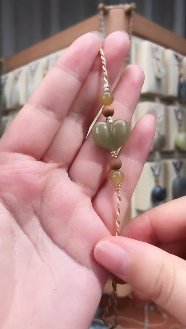 未镶嵌手绳和田玉（糖玉）新疆且末糖屁桃手绳