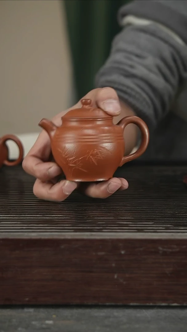 茶壶紫砂高工方，带证160CC147号