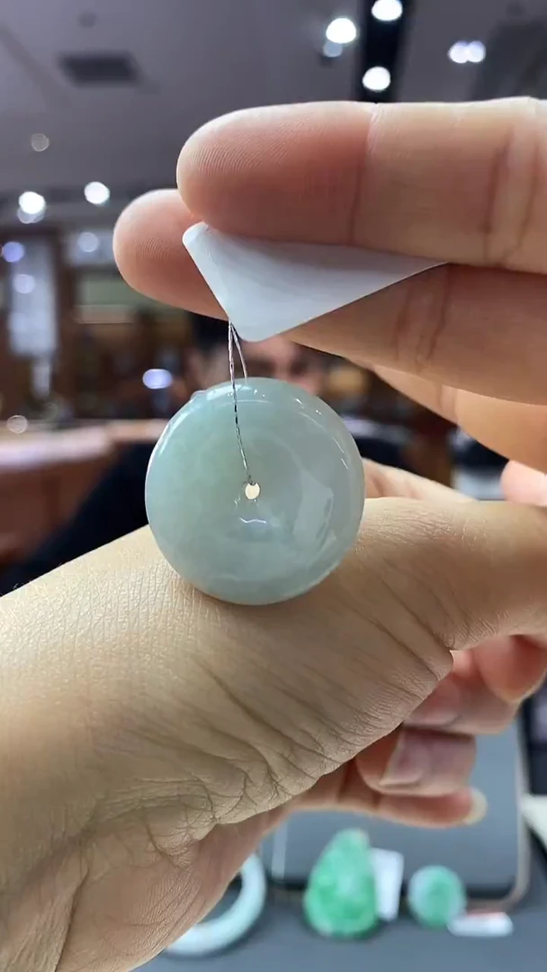 颈饰未镶嵌翡翠平安扣