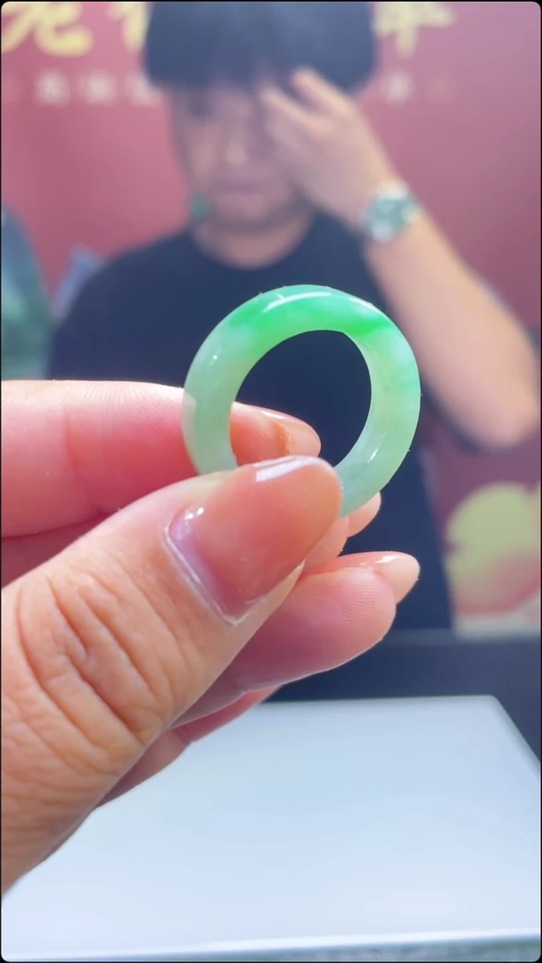 定制翡翠未镶嵌戒圈