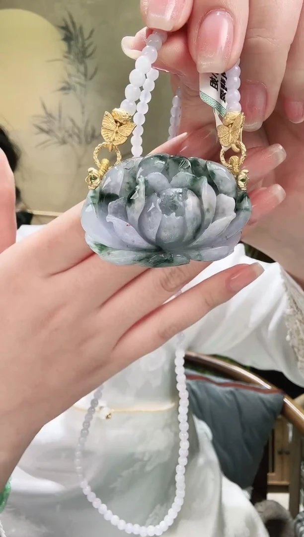 颈饰未镶嵌翡翠吊坠