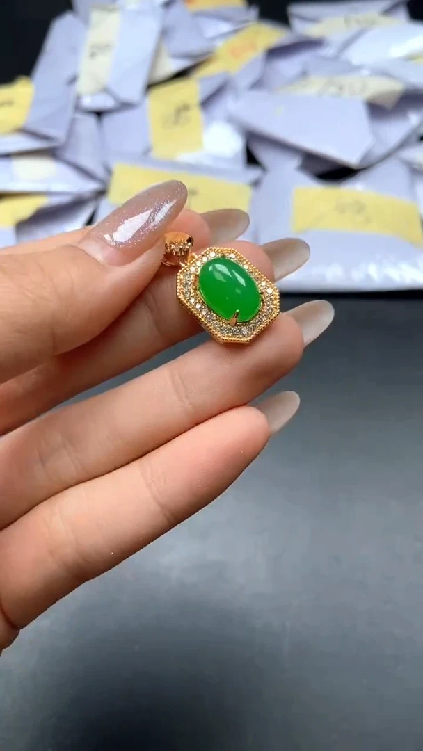 颈饰未镶嵌翡翠甄选精品（吊坠加扣头）多样性发一203