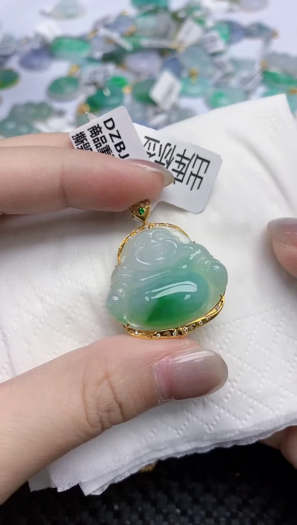【闪购商品】翡翠颈饰18K金镶嵌天然翡翠A货