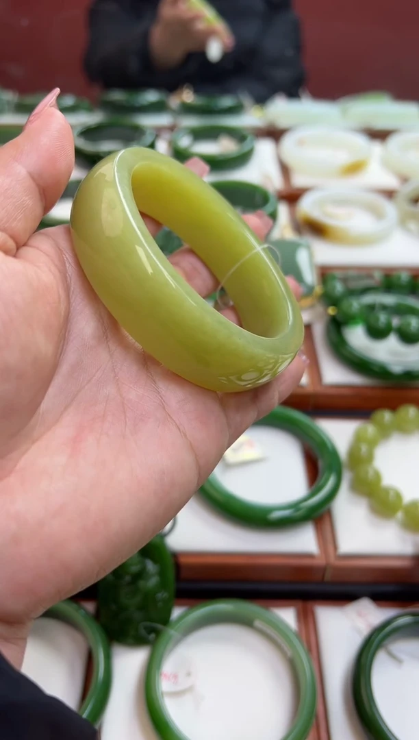 【闪购商品】和田玉手镯未镶嵌和田玉 手镯 未镶嵌