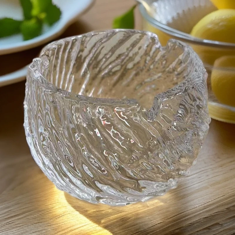 高颜值水波浮雕纹玻璃烟灰缸