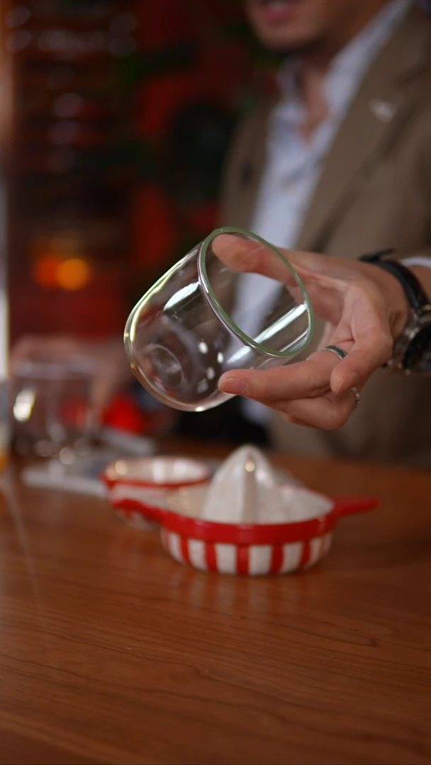 当代绿线条玻璃杯（带礼盒）