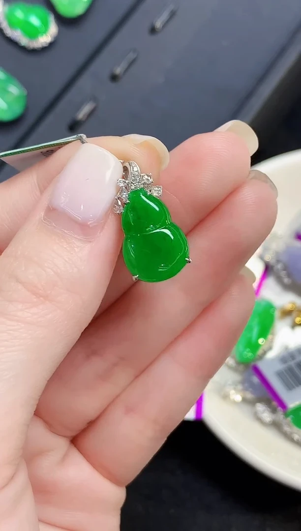 吊坠(不含链)18K金镶嵌翡翠CM