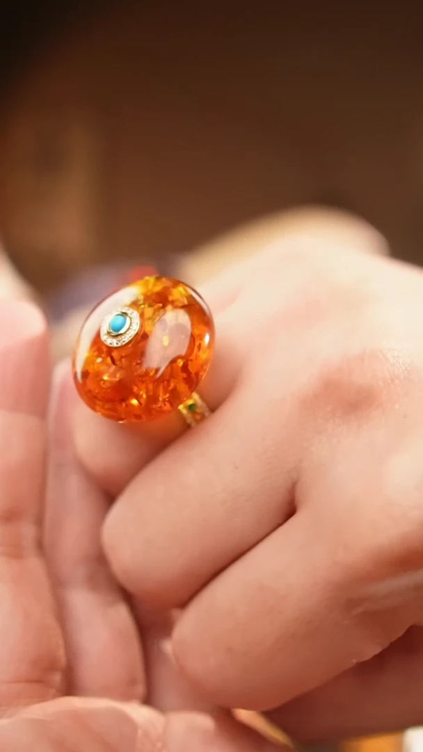 未镶嵌颈饰琥珀花珀戒指