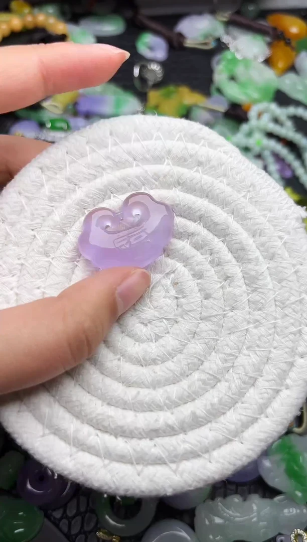 颈饰未镶嵌翡翠缅甸翡翠吊坠