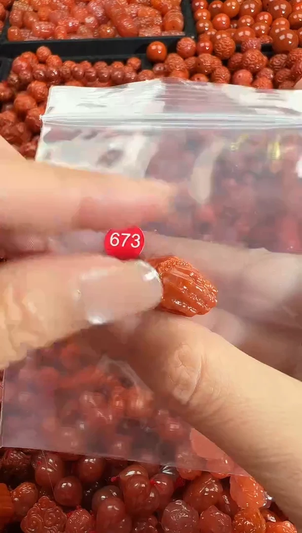 颈饰未镶嵌南红玛瑙1