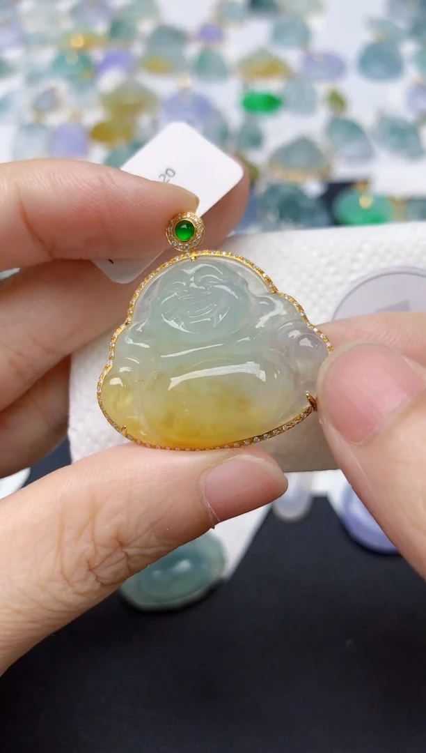 翡翠18K金镶嵌颈饰天然缅甸A货翡翠