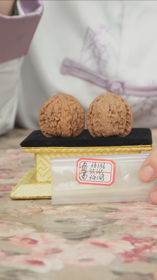 把件文玩核桃密纹狮子头