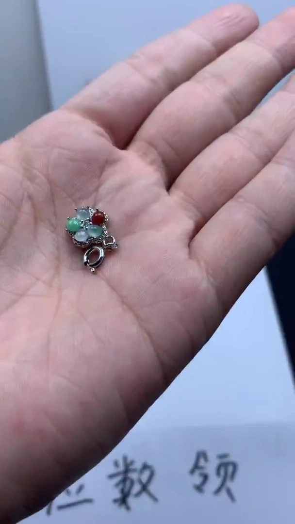 颈饰未镶嵌翡翠小滴流吊坠