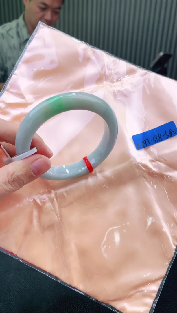 未镶嵌手镯翡翠57