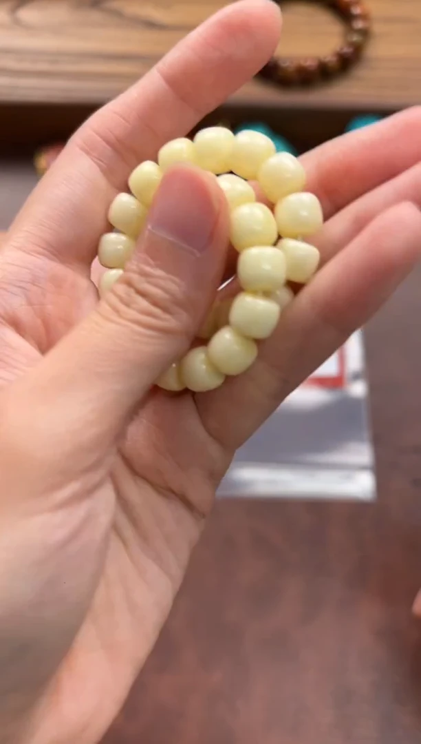 裸石蜜蜡未镶嵌大****～手串手串多样性发货
