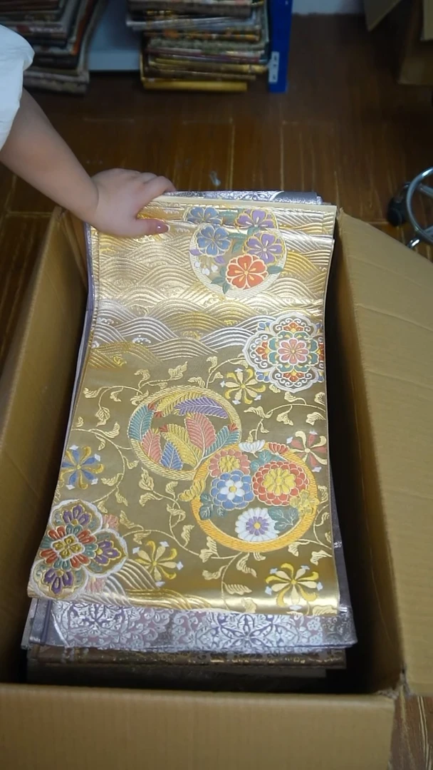 织绣织金宝相花卉