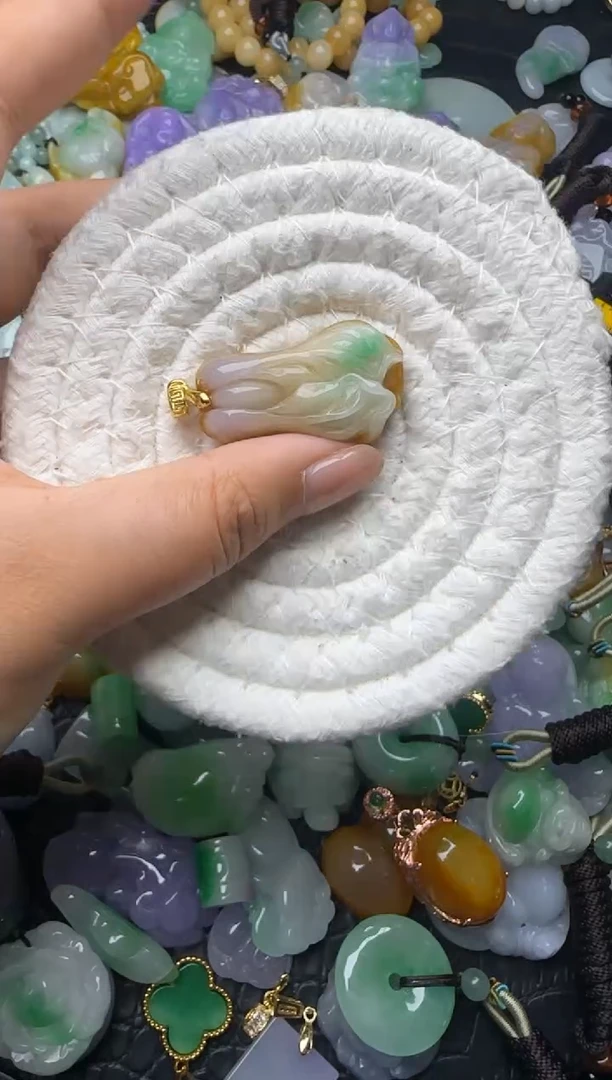 颈饰未镶嵌翡翠缅甸翡翠吊坠