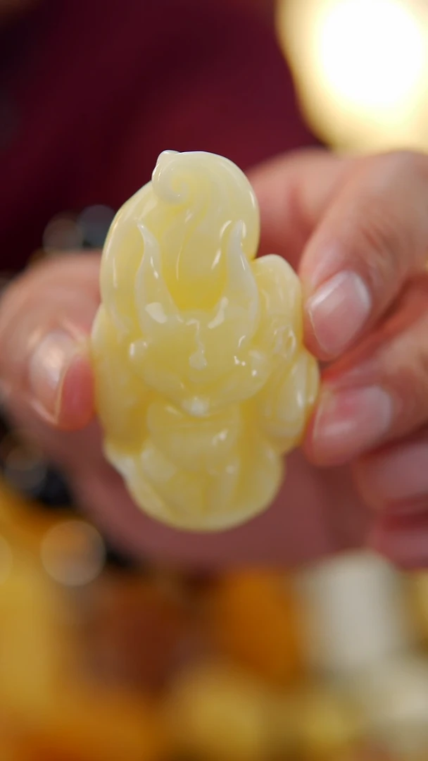 【闪购商品】蜜蜡颈饰未镶嵌乌料九尾狐吊坠