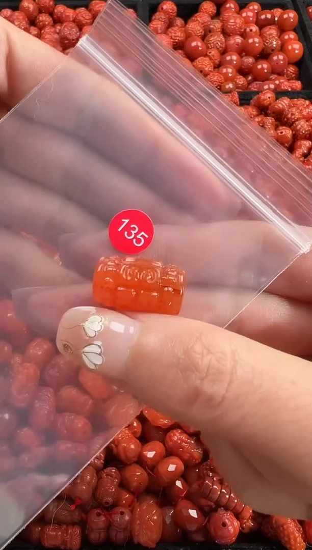 颈饰未镶嵌南红玛瑙1