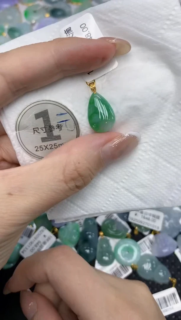 颈饰18K金镶嵌翡翠11111111