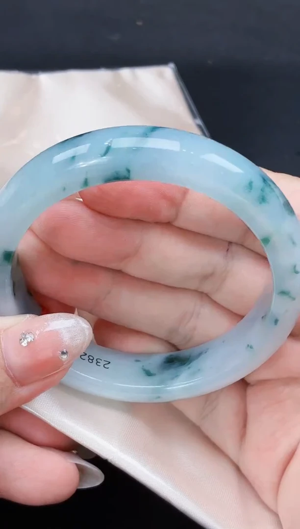 未镶嵌手镯翡翠翡翠手镯54