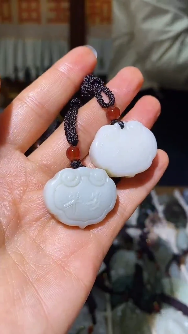 颈饰未镶嵌和田玉1