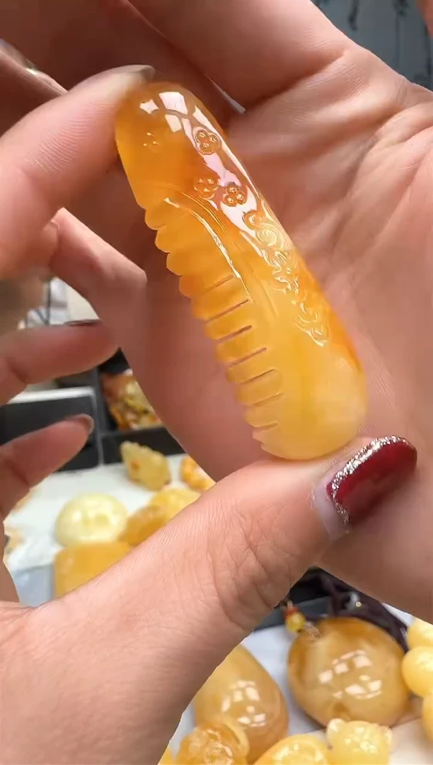 【闪购商品】琥珀裸石未镶嵌挂坠