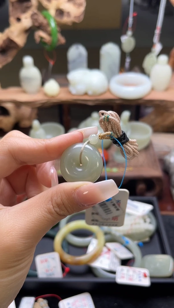 【闪购商品】和田玉吊坠未镶嵌且末青白平安扣9003586