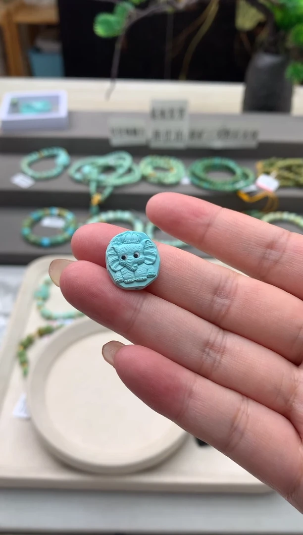 绿松石未镶嵌雕刻A02