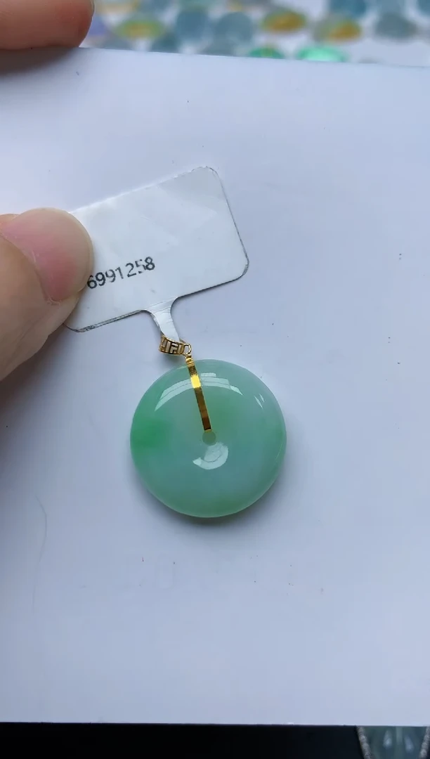 翡翠18K金镶嵌颈饰天然缅甸A货翡翠