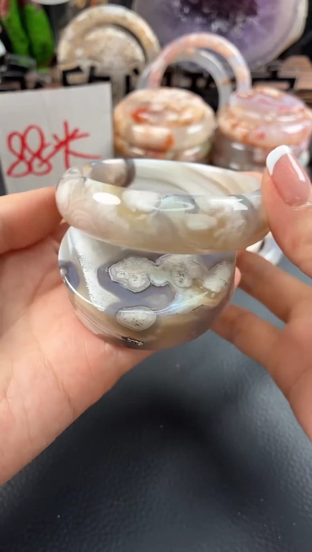 未镶嵌手镯（圆镯）石英质玉58