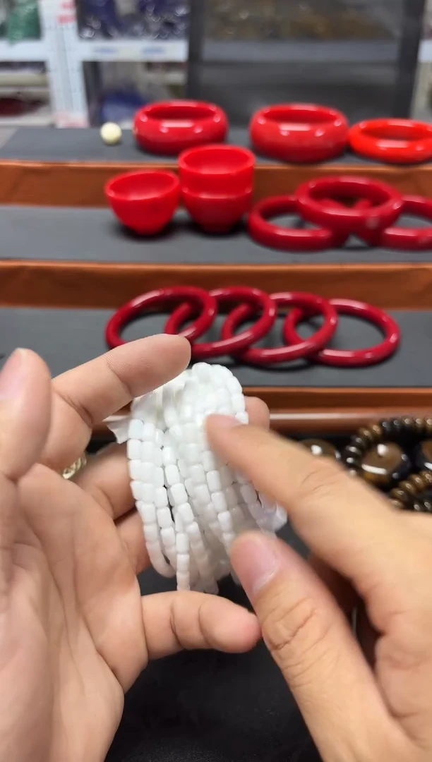 395号精品白色手串（拍一发二）