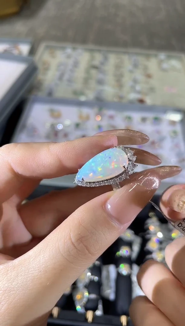 18K金镶嵌欧泊戒指YB