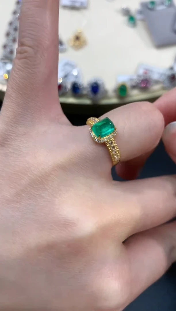 【闪购商品】祖母绿戒指18K金镶嵌AA137|6800