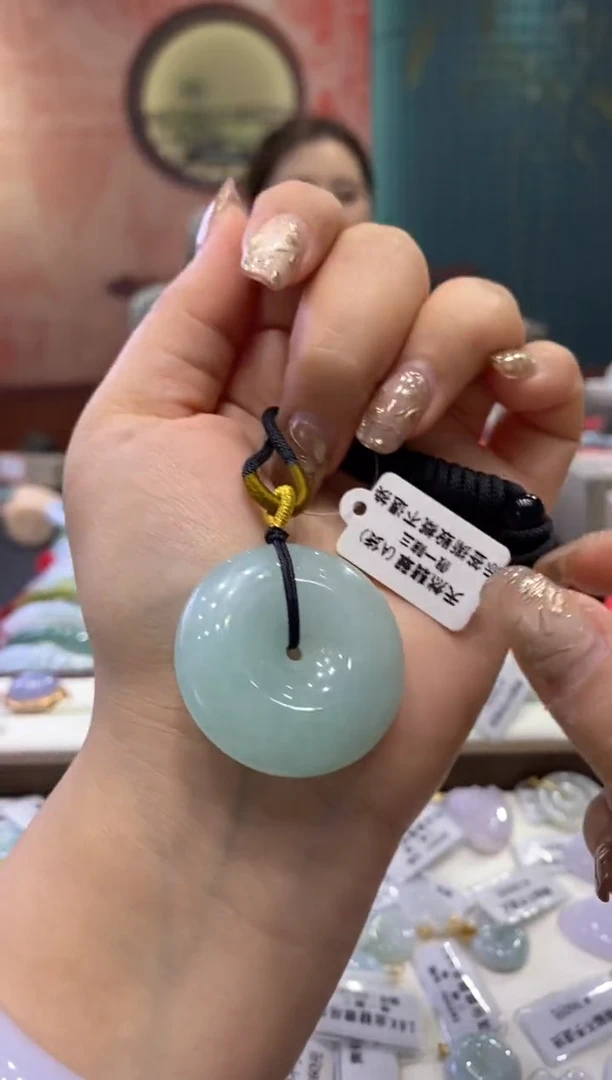 【闪购商品】翡翠吊坠(赠链)未镶嵌多人0011414