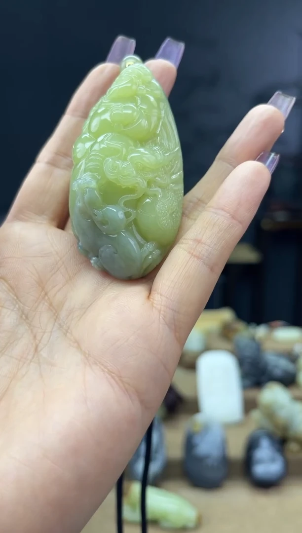 颈饰未镶嵌和田玉1