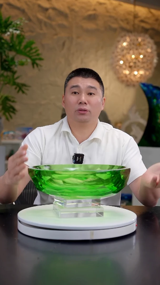 摆件祖母绿色椭圆形切面果盘