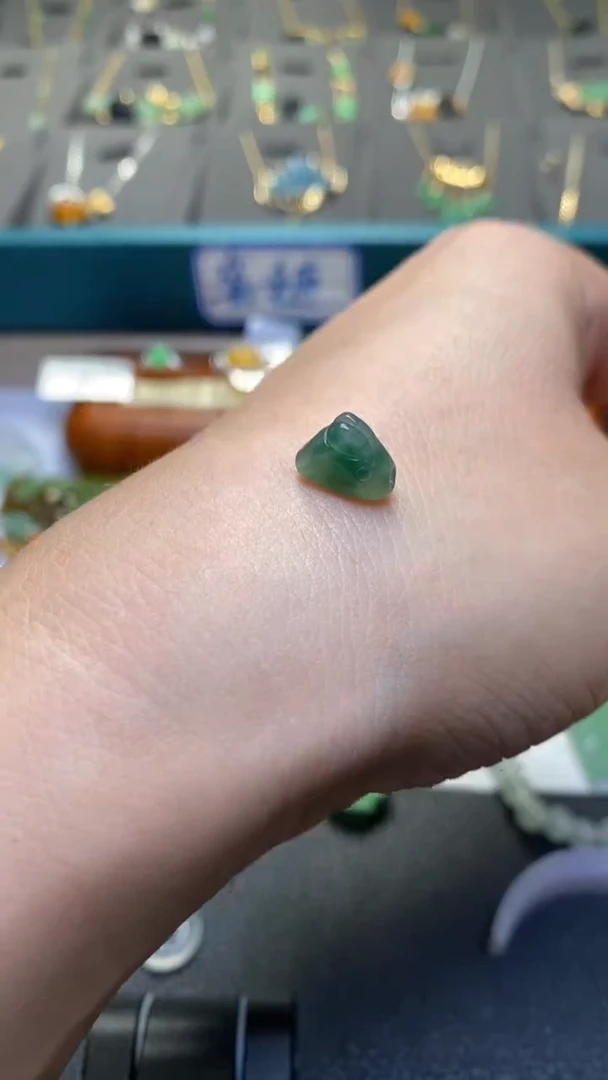 颈饰未镶嵌翡翠净货34449