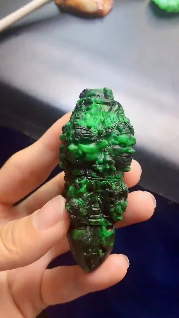 颈饰未镶嵌翡翠M**哥天然缅甸a货翡翠